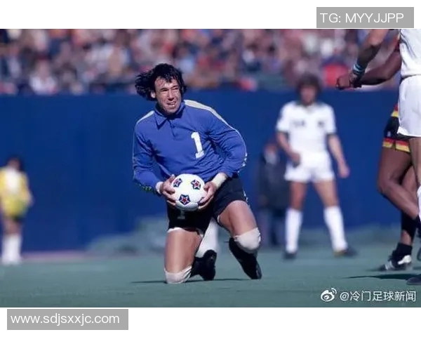 范比滕的传奇足球生涯与对现代足球的深远影响分析 范比滕的传奇足球生涯与对现代足球的深远影响分析