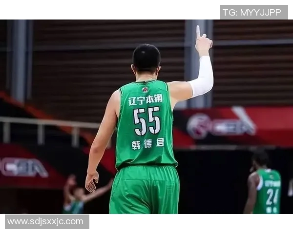 韩德君的篮球传奇之路:从青涩少年到CBA巨星的成长历程与辉煌成就 韩德君的篮球传奇之路:从青涩少年到CBA巨星的成长历程与辉煌成就