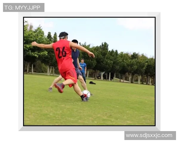 铁场镇激情四溢足球比赛直播现场全景回顾与精彩瞬间分享 铁场镇激情四溢足球比赛直播现场全景回顾与精彩瞬间分享